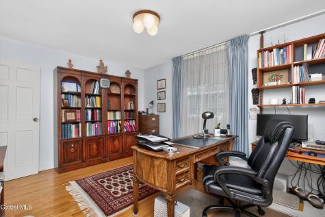888 Meadow Lane Niskayuna NY 12309
