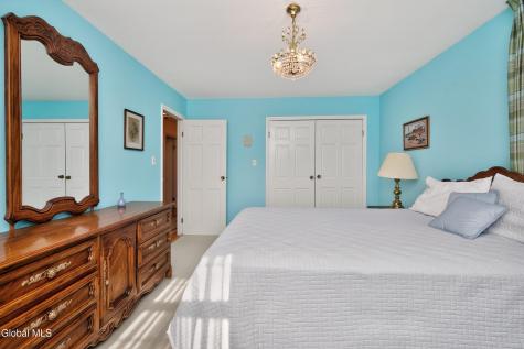 888 Meadow Lane Niskayuna NY 12309