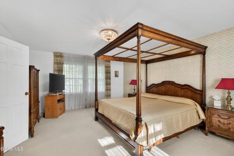 888 Meadow Lane Niskayuna NY 12309