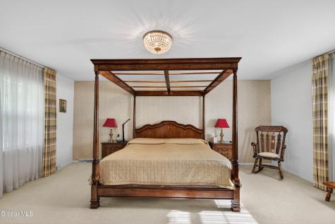 888 Meadow Lane Niskayuna NY 12309