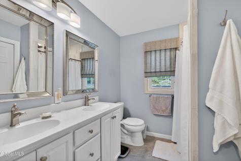 888 Meadow Lane Niskayuna NY 12309