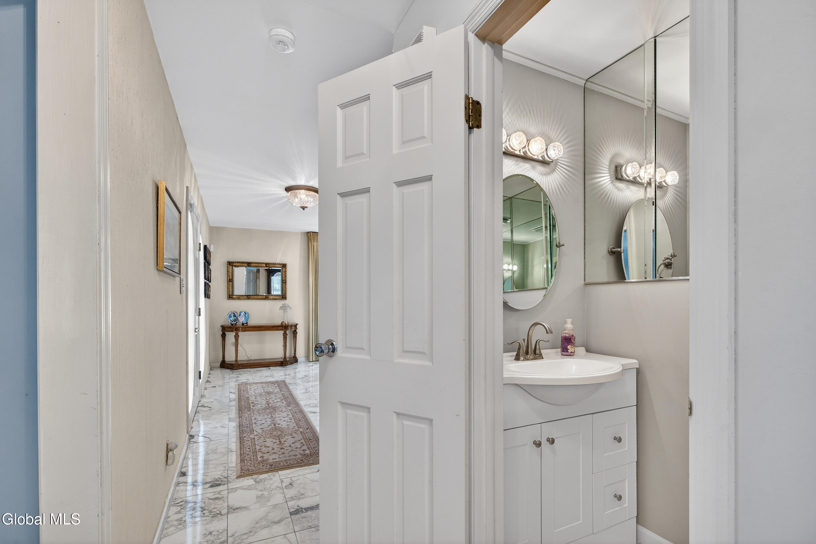 888 Meadow Lane Niskayuna NY 12309