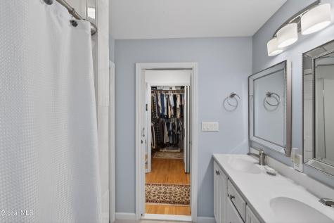 888 Meadow Lane Niskayuna NY 12309