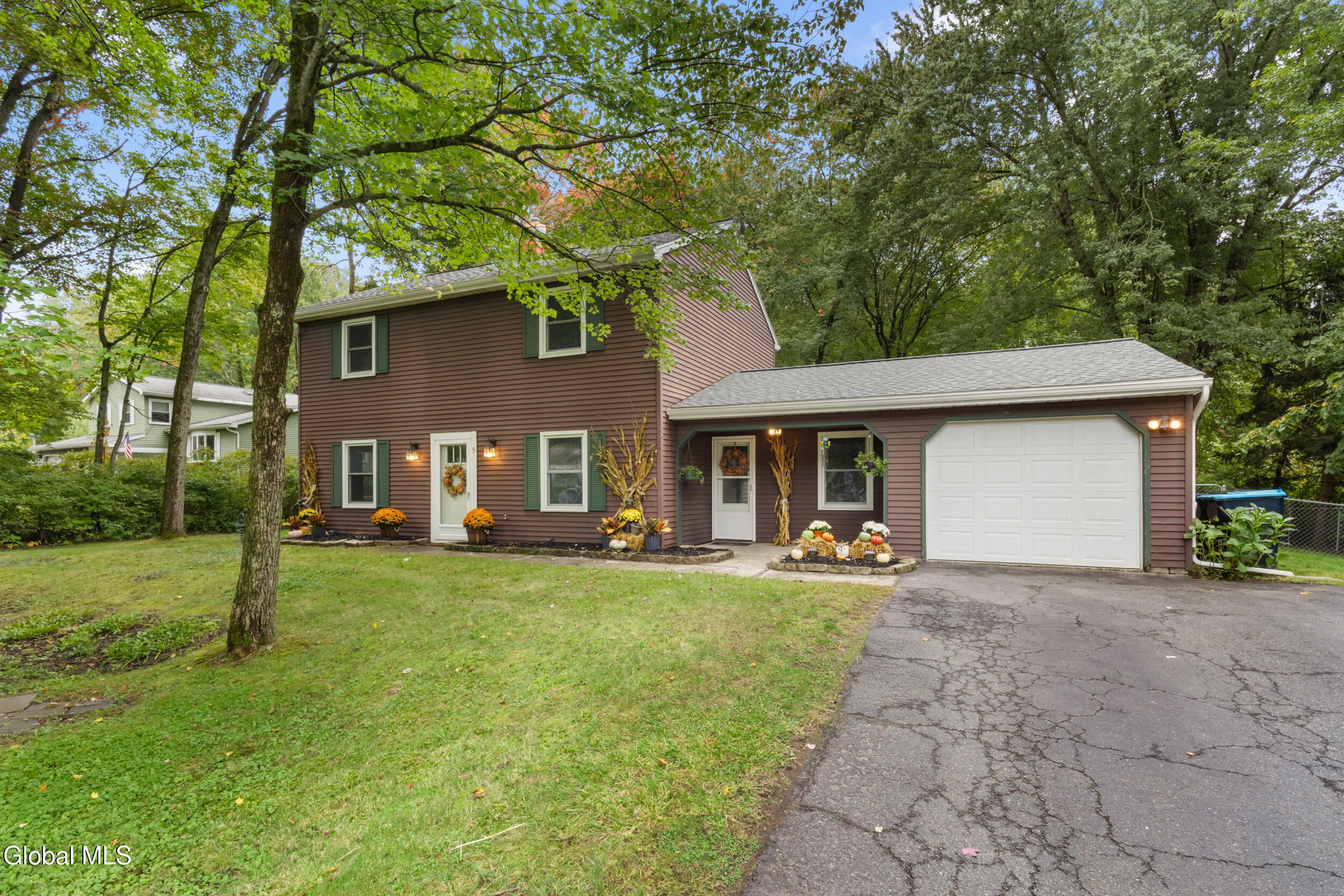 5 Huntwood Drive Clifton Park NY 12065