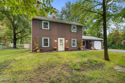 5 Huntwood Drive Clifton Park NY 12065