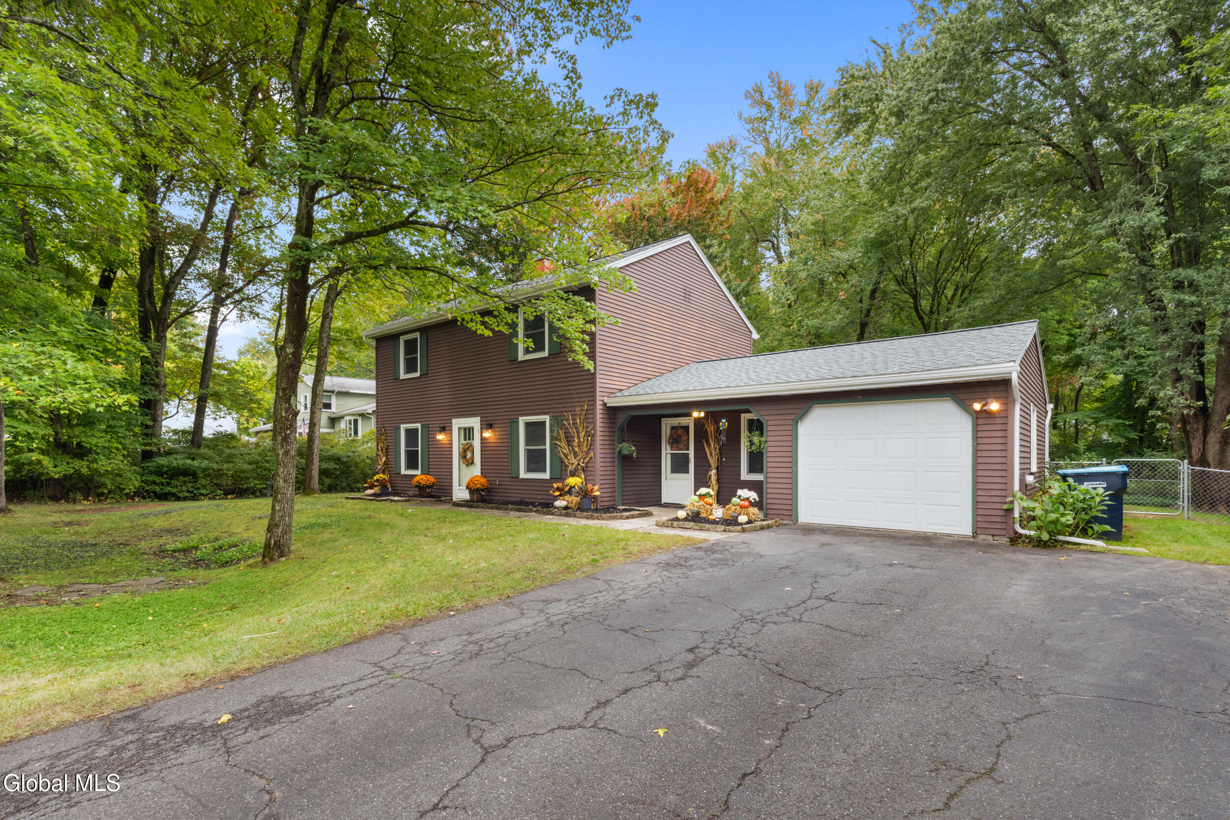 5 Huntwood Drive Clifton Park NY 12065