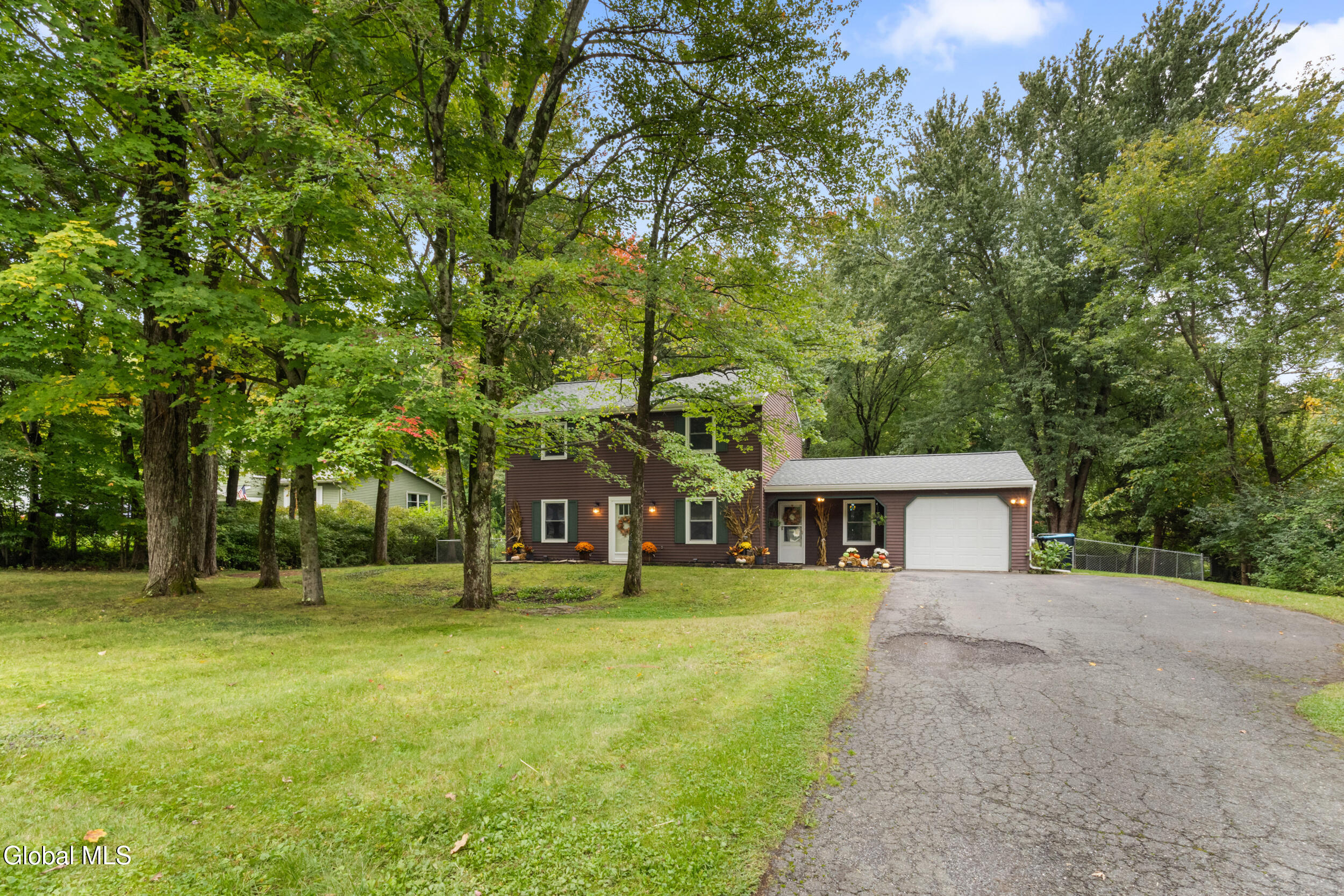 5 Huntwood Drive Clifton Park NY 12065