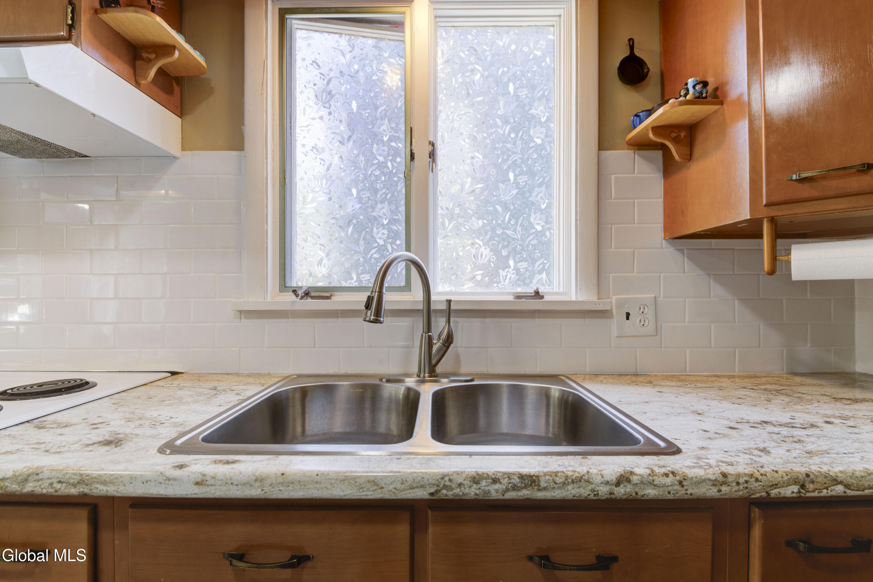 13 Newman Street Gloversville NY 12078