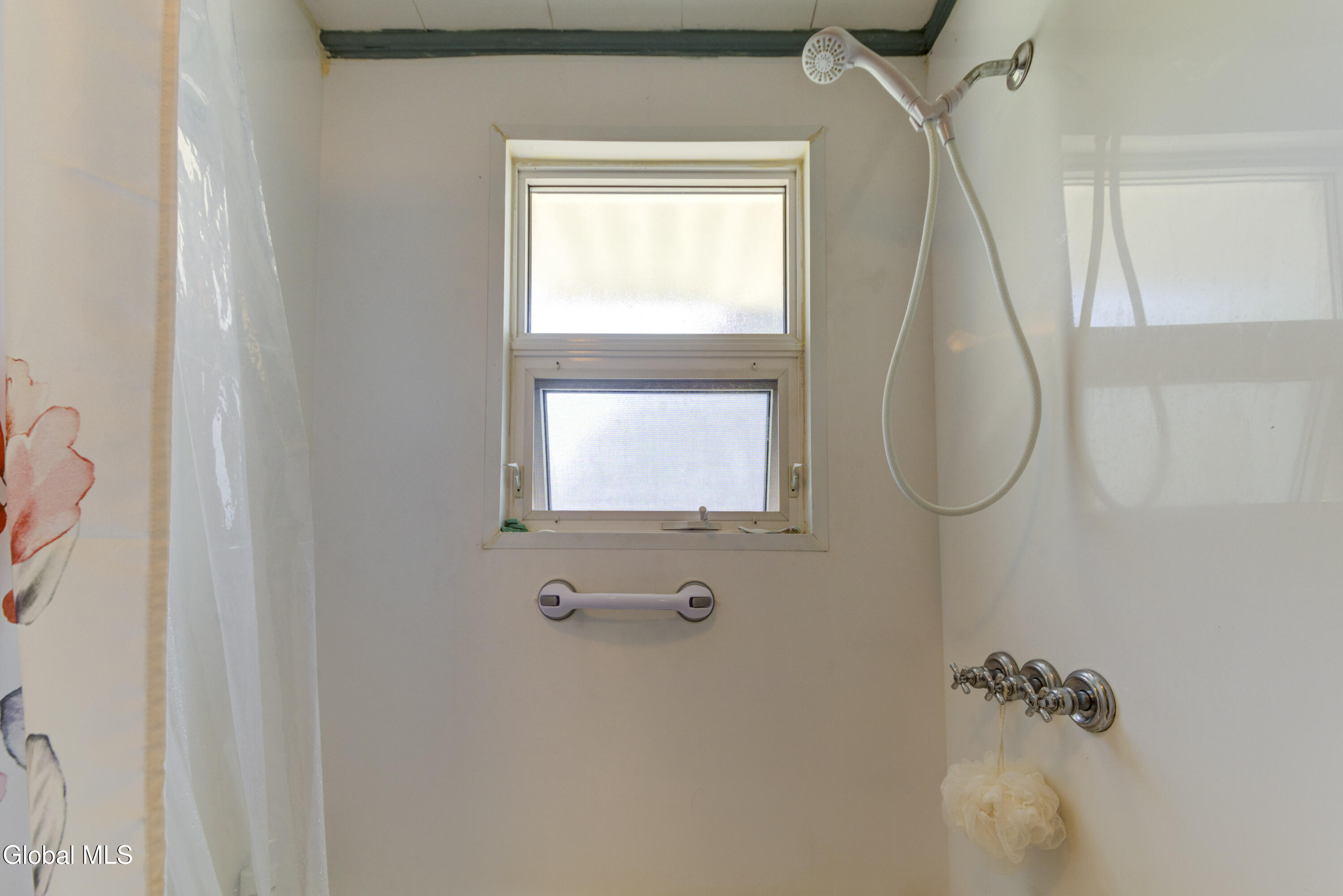 13 Newman Street Gloversville NY 12078