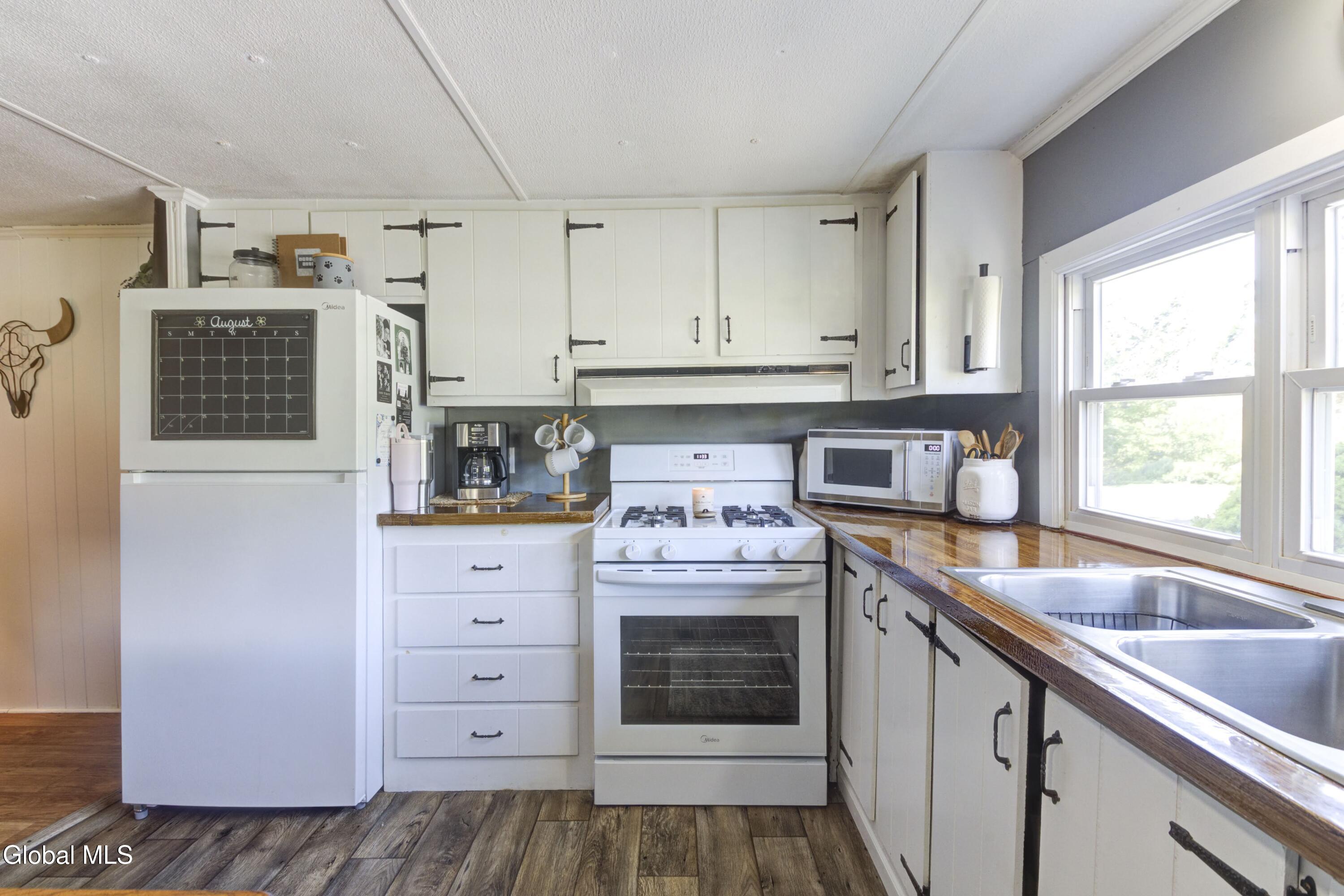9 Enoch Street Nelliston NY 13428