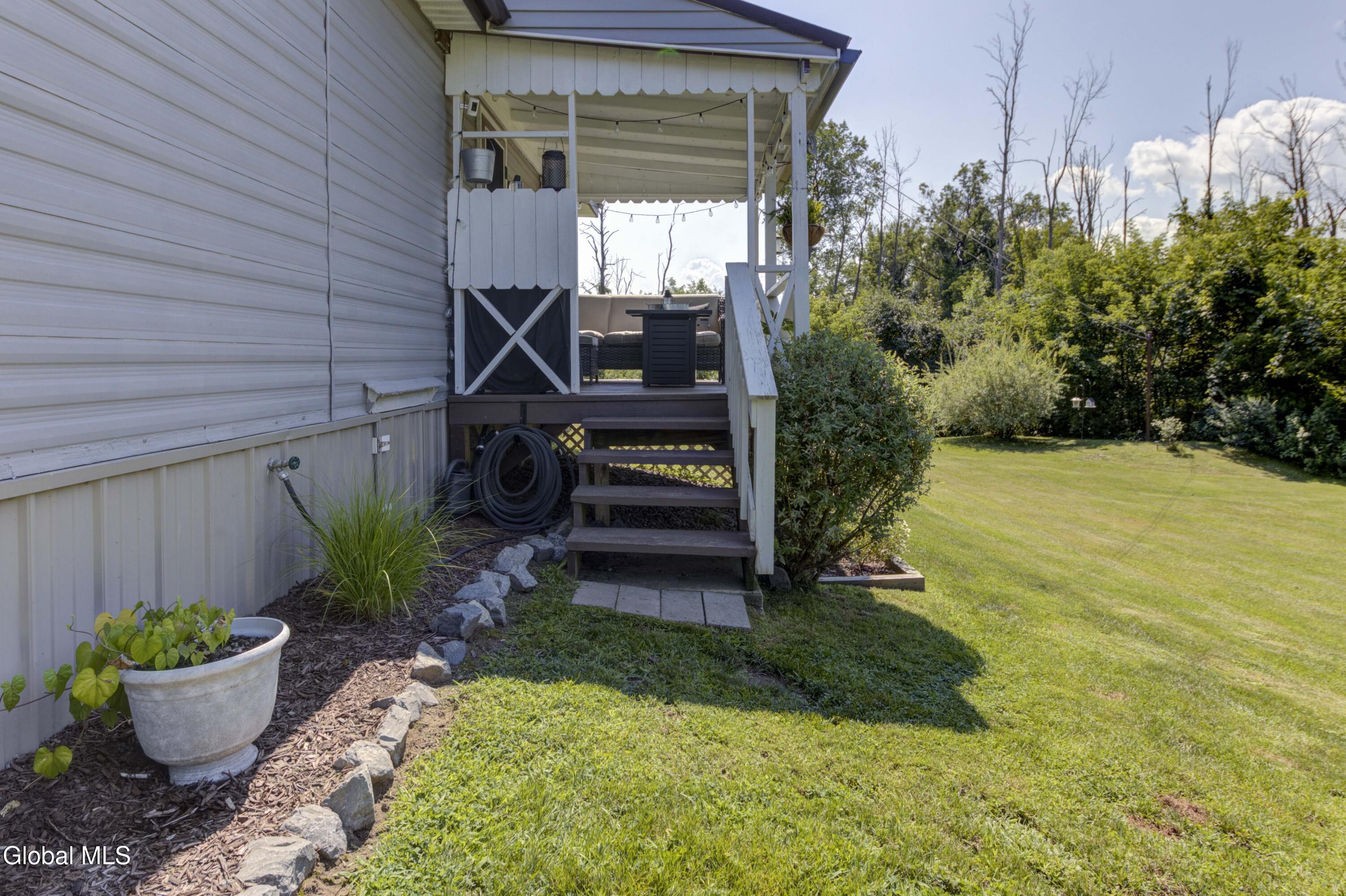 9 Enoch Street Nelliston NY 13428