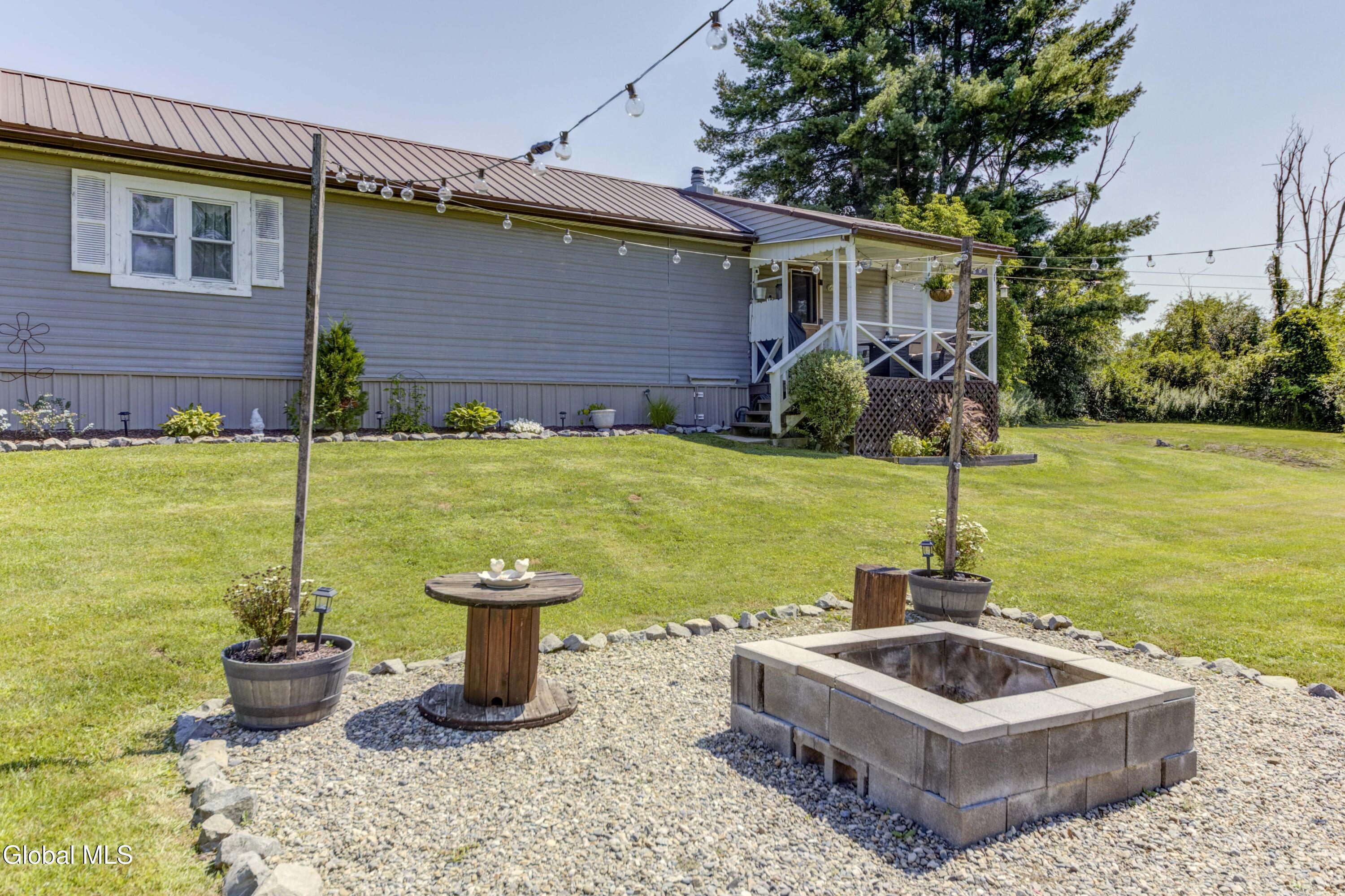 9 Enoch Street Nelliston NY 13428