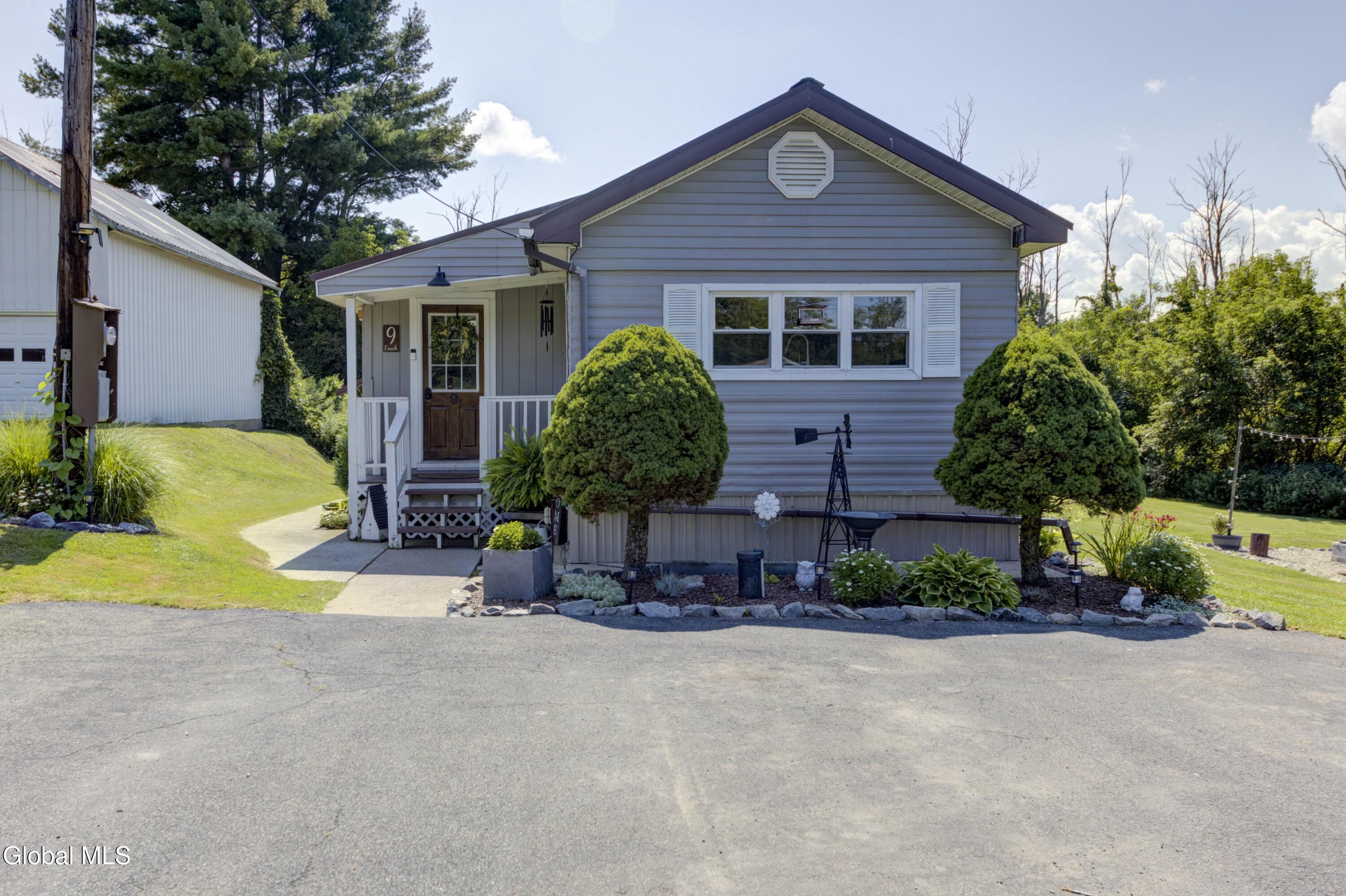 9 Enoch Street Nelliston NY 13428