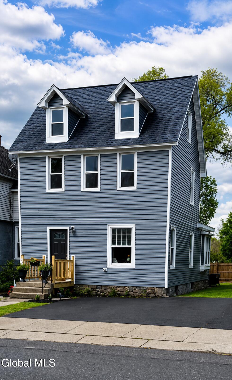 866 Thompson Street Schenectady NY 12306