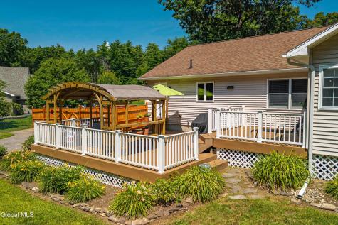 10 Snowberry Lane Gansevoort NY 12831