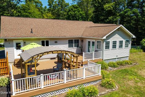10 Snowberry Lane Gansevoort NY 12831