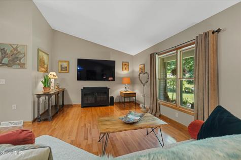 10 Snowberry Lane Gansevoort NY 12831