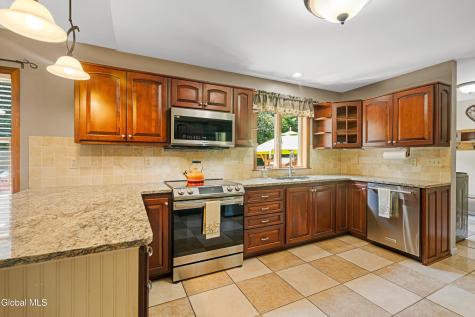 10 Snowberry Lane Gansevoort NY 12831