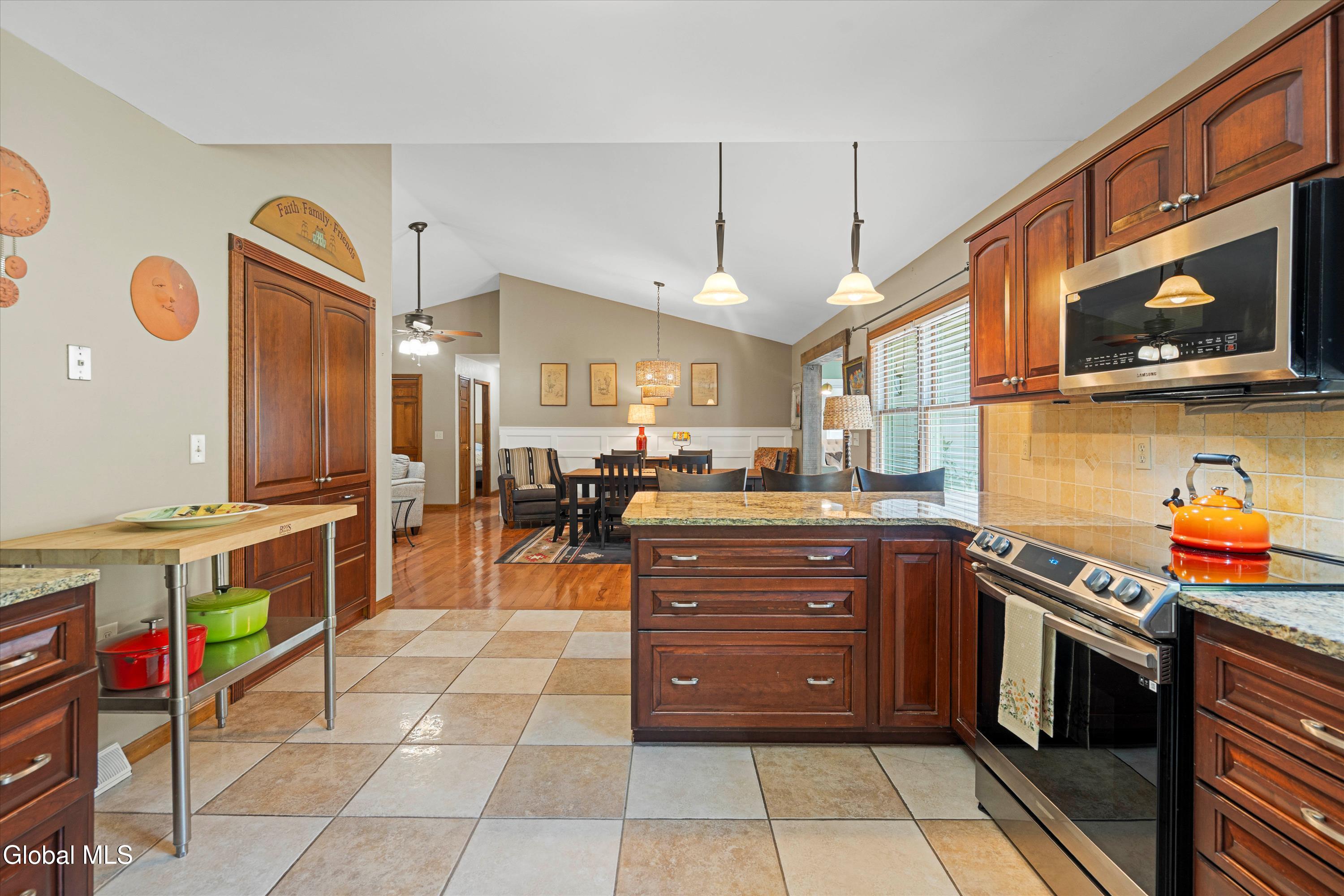 10 Snowberry Lane Gansevoort NY 12831