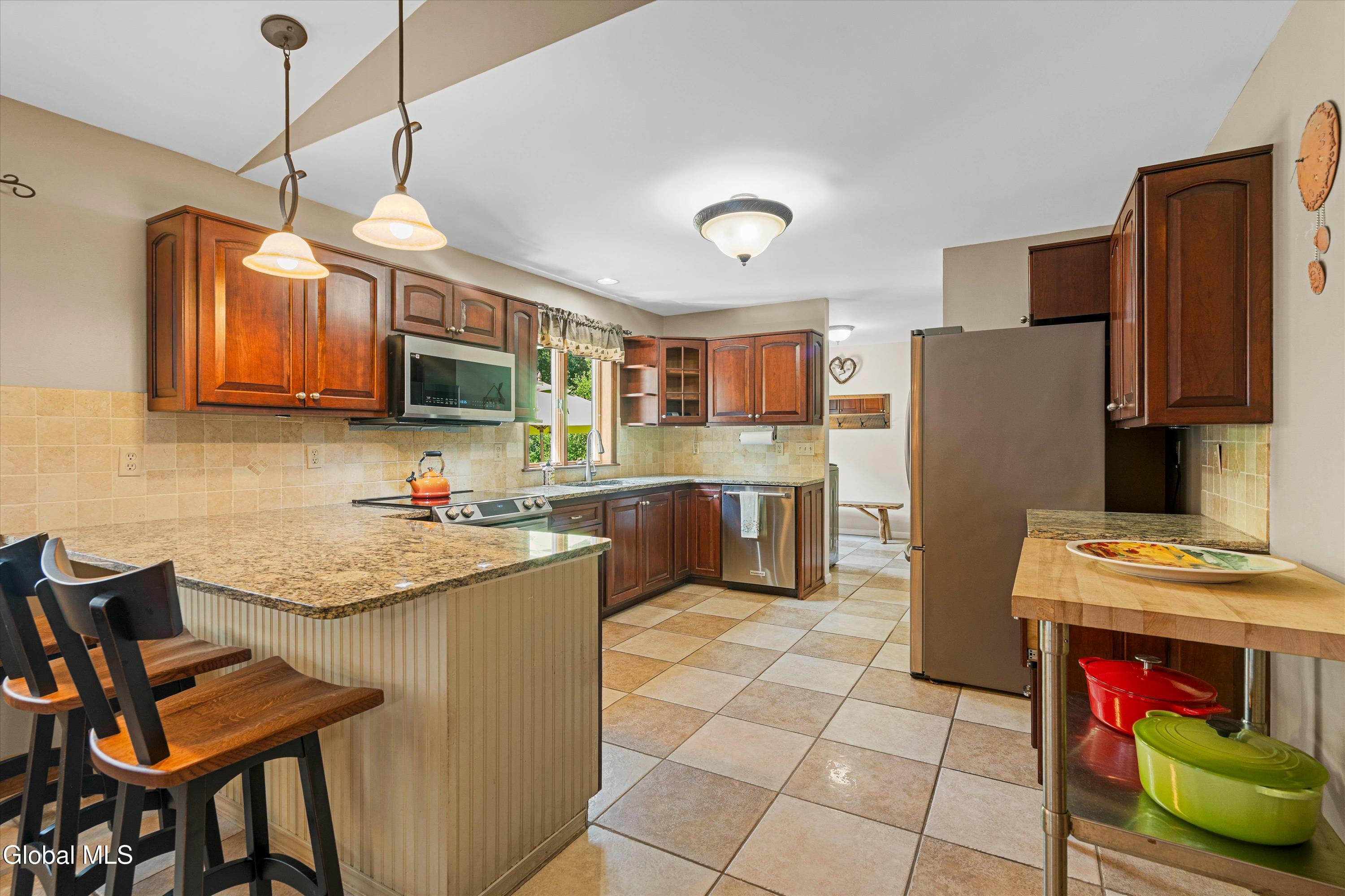 10 Snowberry Lane Gansevoort NY 12831