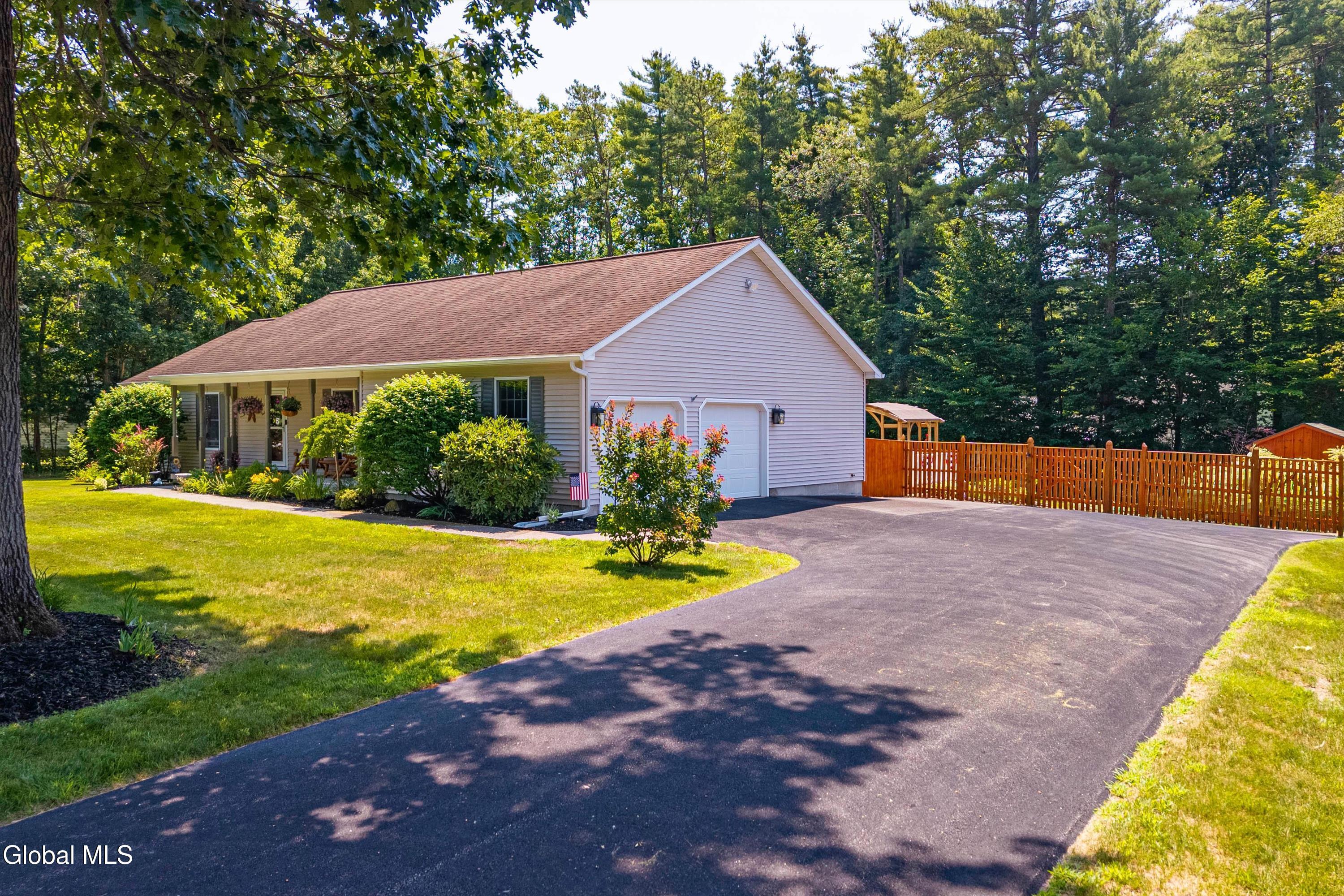 10 Snowberry Lane Gansevoort NY 12831