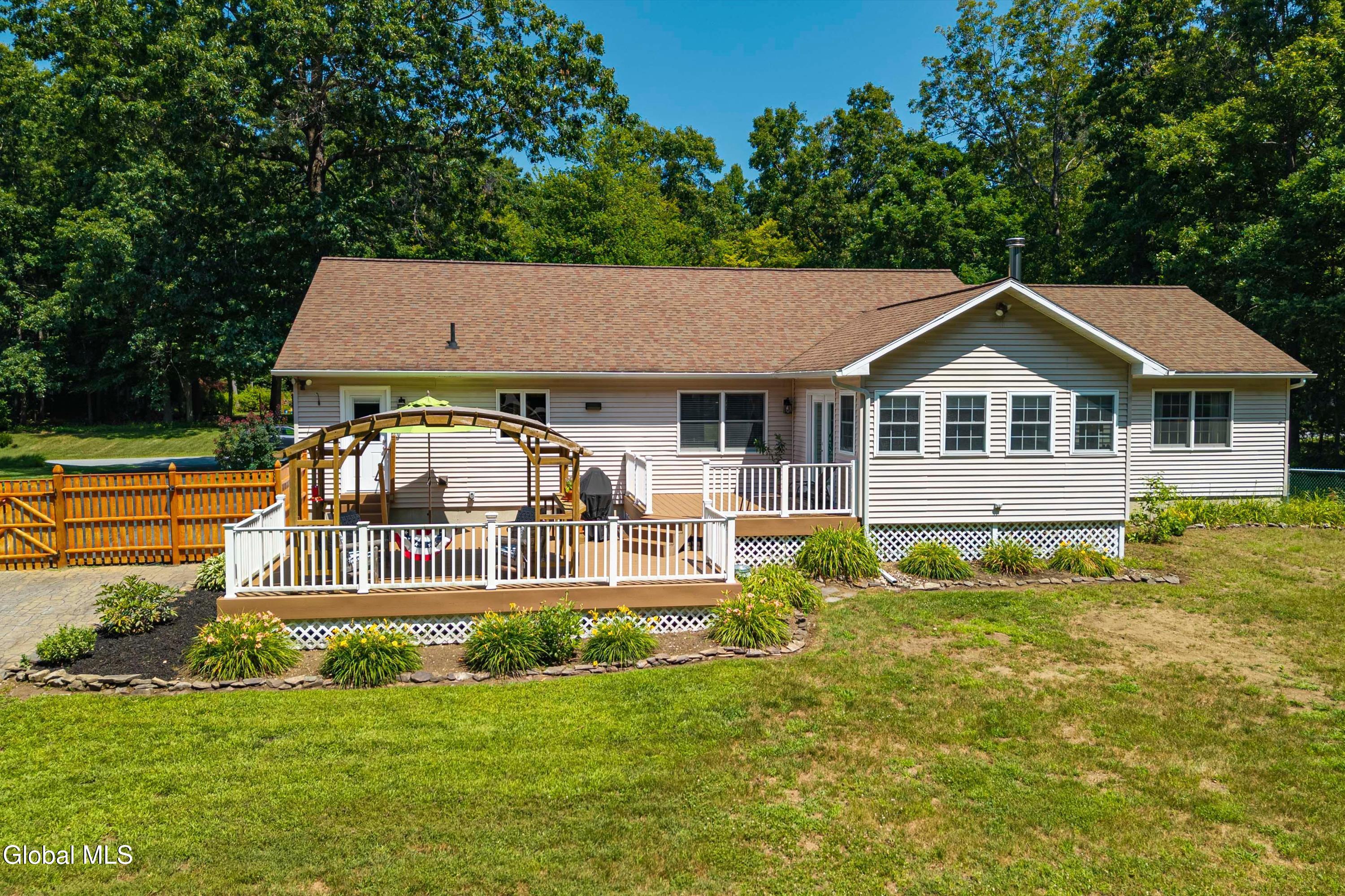 10 Snowberry Lane Gansevoort NY 12831