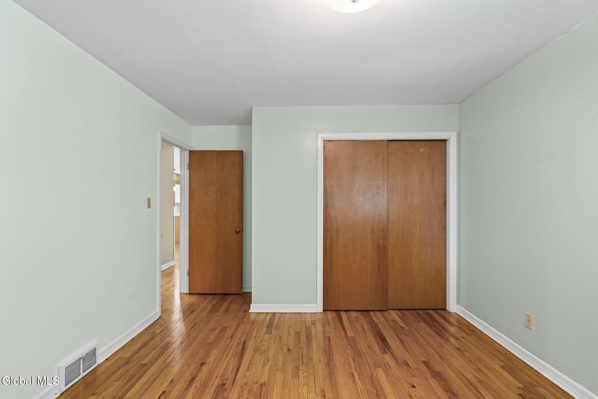 18 Edmel Road Schenectady NY 12302