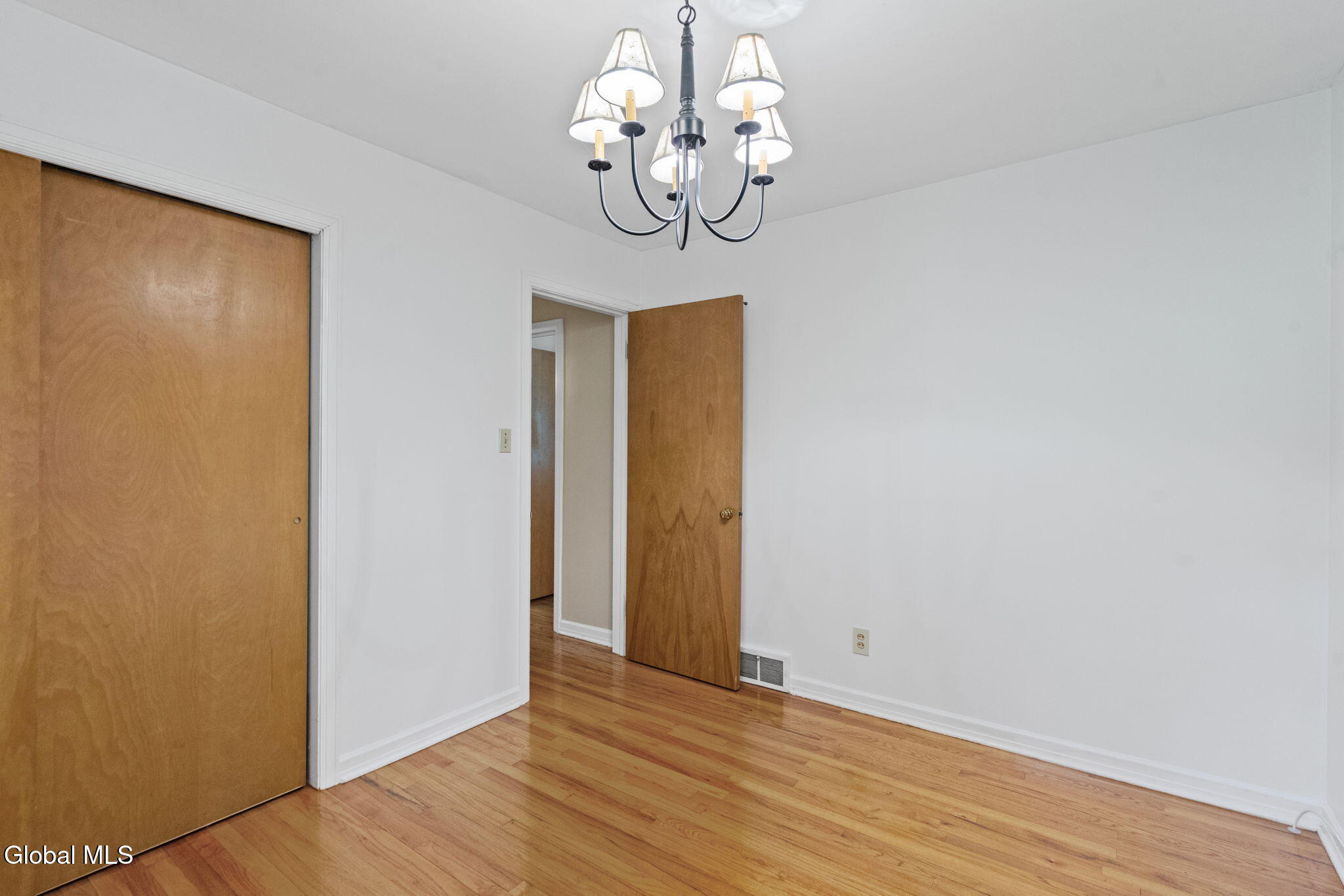 18 Edmel Road Schenectady NY 12302