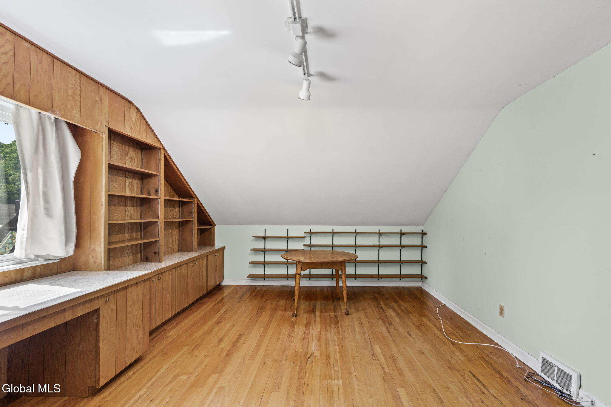 18 Edmel Road Schenectady NY 12302