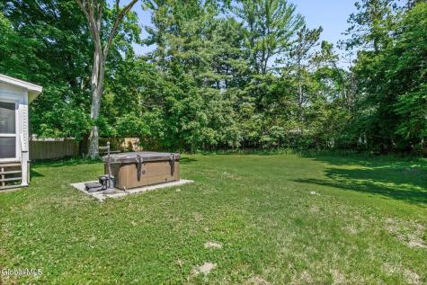 18 Edmel Road Schenectady NY 12302