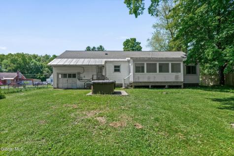 18 Edmel Road Schenectady NY 12302