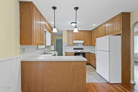 18 Edmel Road Schenectady NY 12302