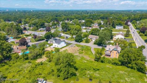 6 Wedgewood Drive Loudonville NY 12211