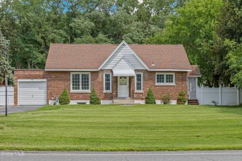 131 Shaker Road Albany NY 12211