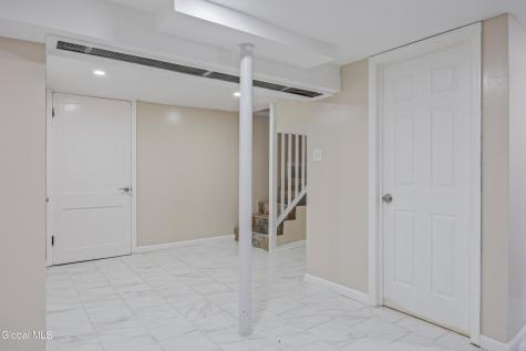 131 Shaker Road Albany NY 12211