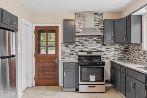 131 Shaker Road Albany NY 12211