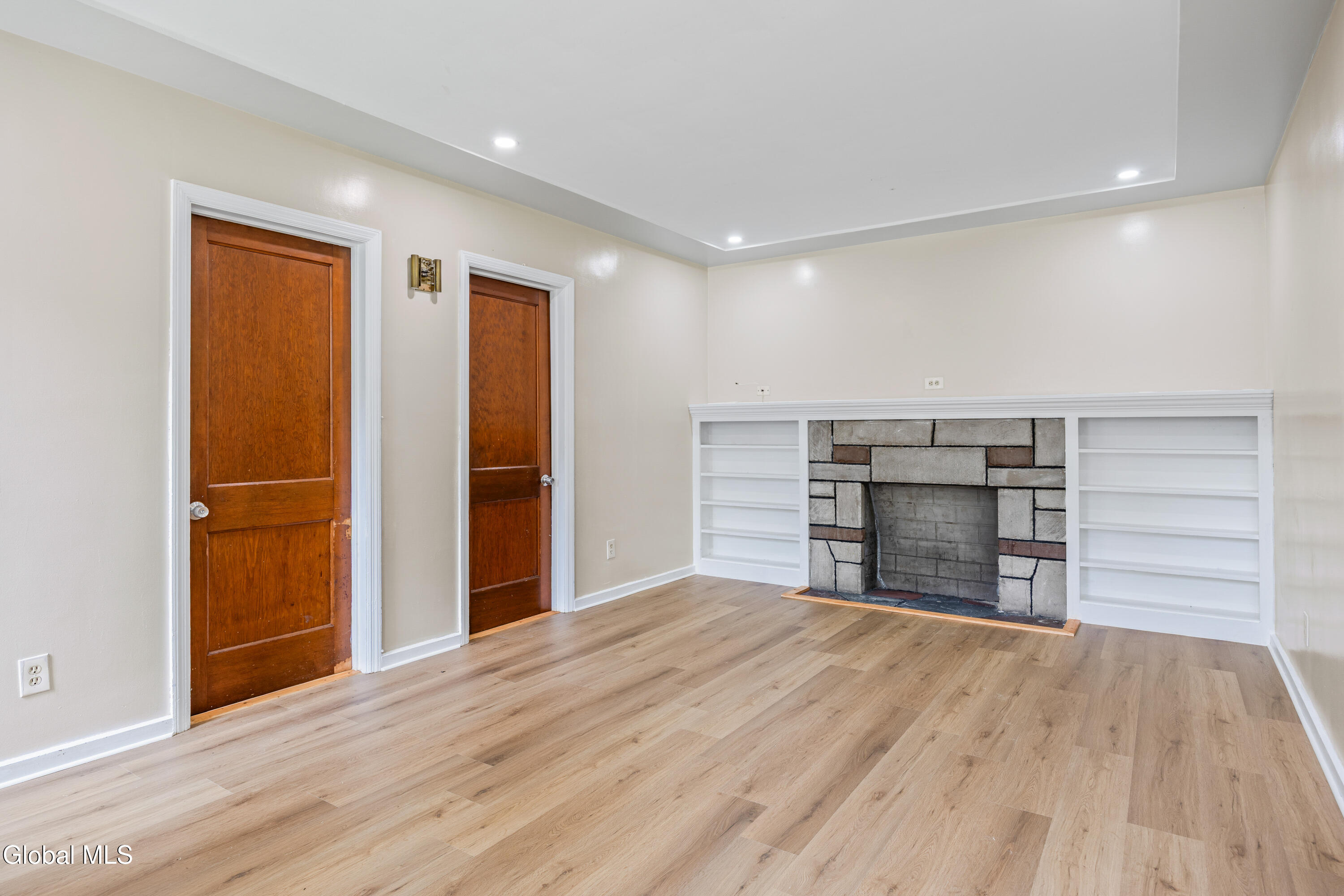 131 Shaker Road Albany NY 12211