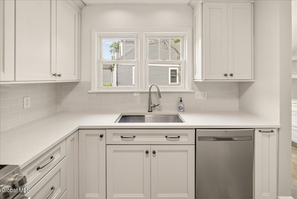 23 Herber Avenue Delmar NY 12054