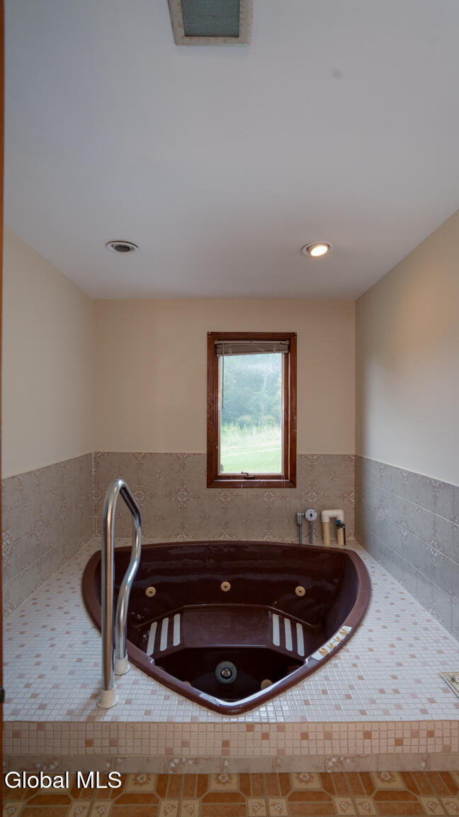 4143 Ny-7 Hoosick Falls NY 12090