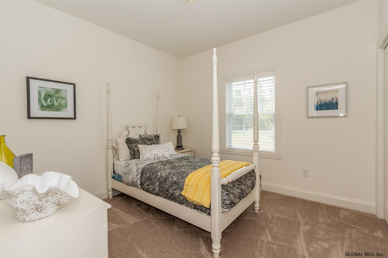 69 Lakepointe Way Saratoga Springs NY 12866