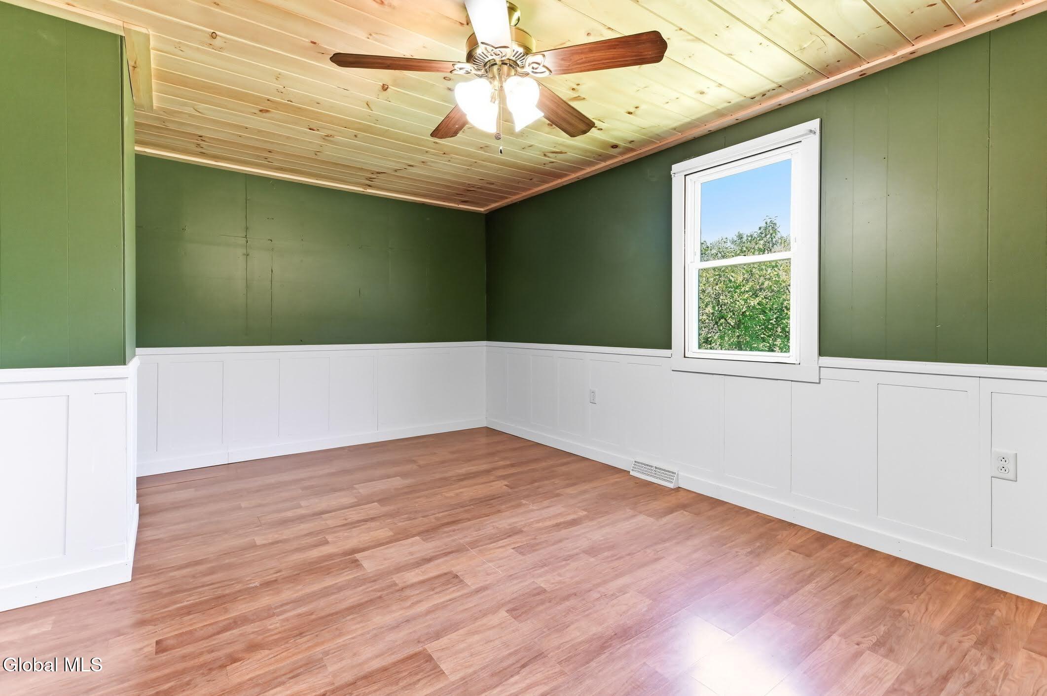 1906 Ny-10 Caroga Lake NY 12032