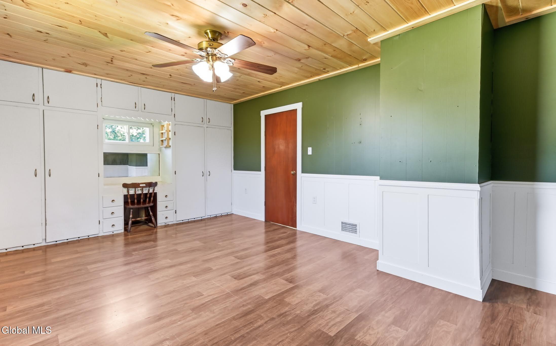 1906 Ny-10 Caroga Lake NY 12032