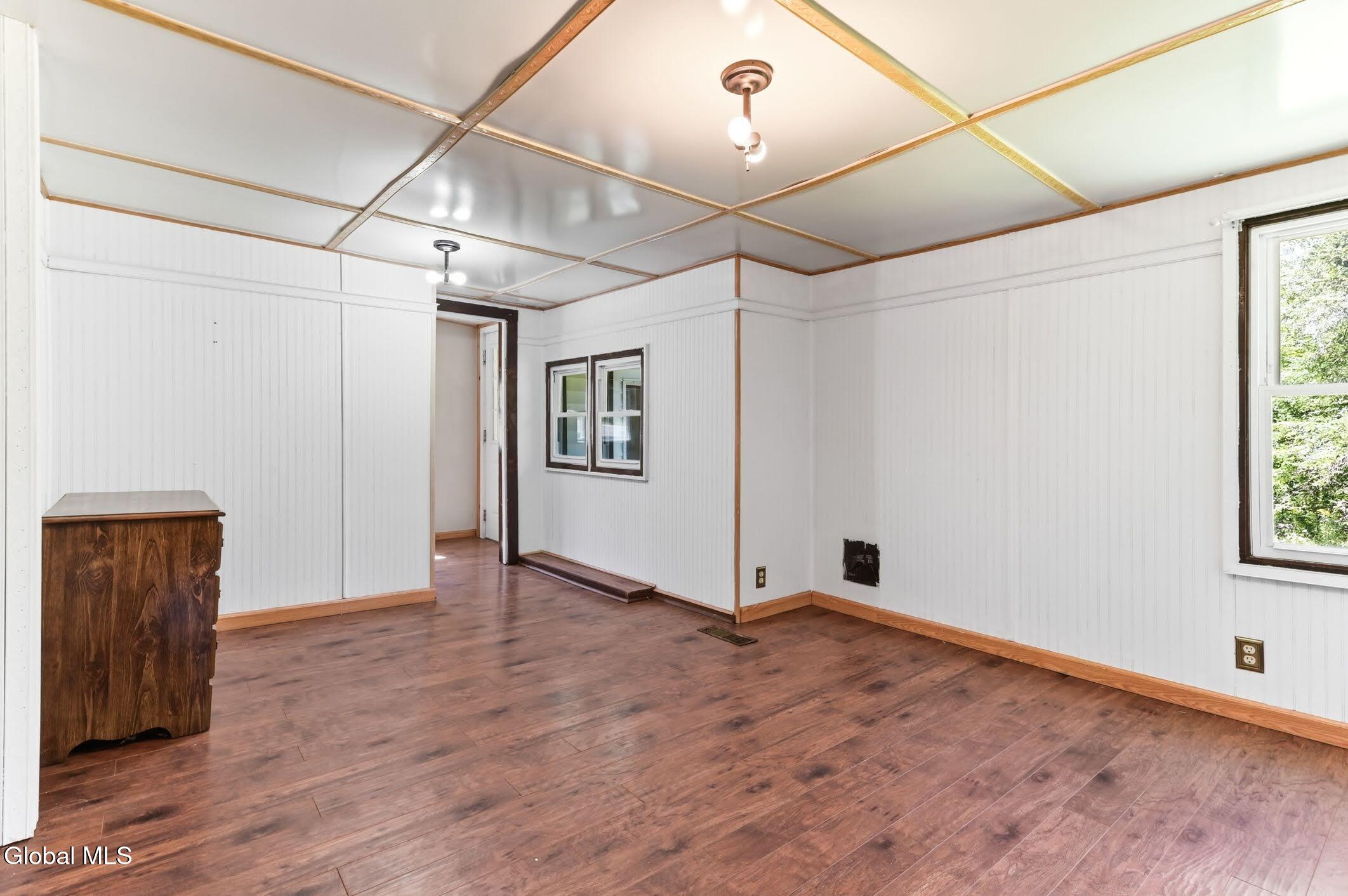 1906 Ny-10 Caroga Lake NY 12032