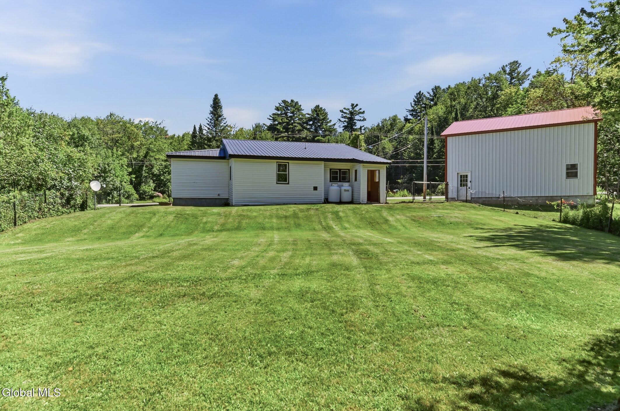 1906 Ny-10 Caroga Lake NY 12032