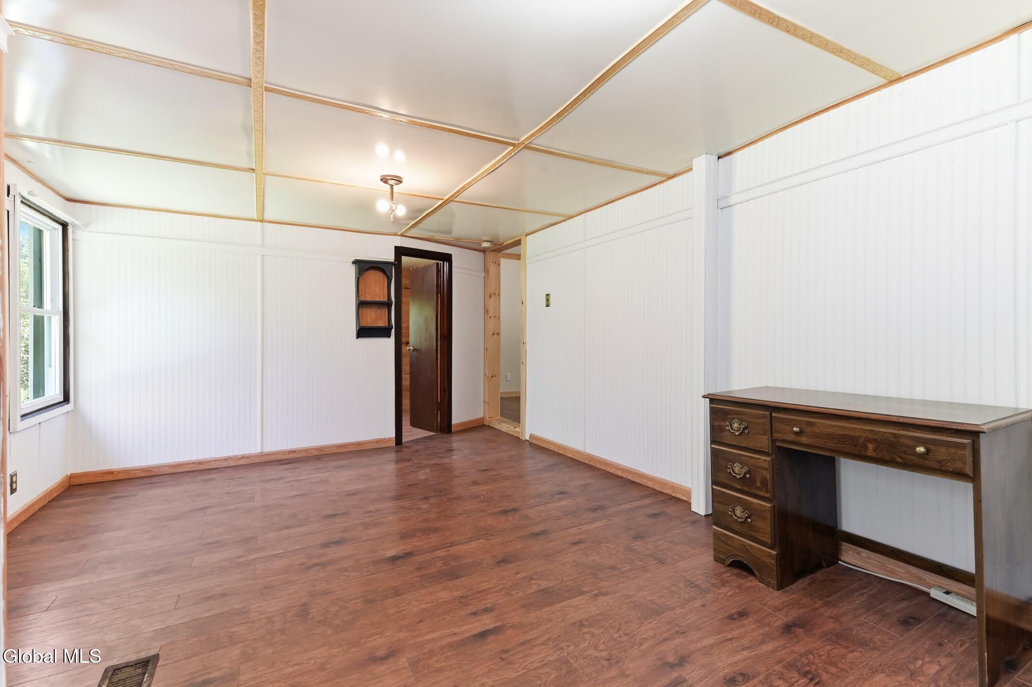 1906 Ny-10 Caroga Lake NY 12032