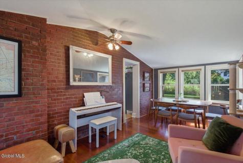 25 Buckingham Drive Albany NY 12208