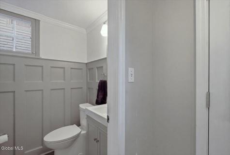 25 Buckingham Drive Albany NY 12208