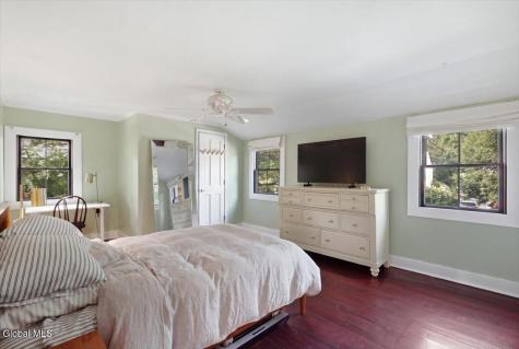 25 Buckingham Drive Albany NY 12208