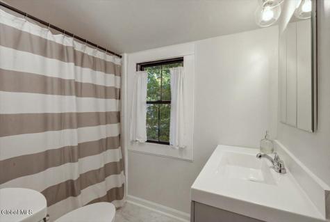 25 Buckingham Drive Albany NY 12208