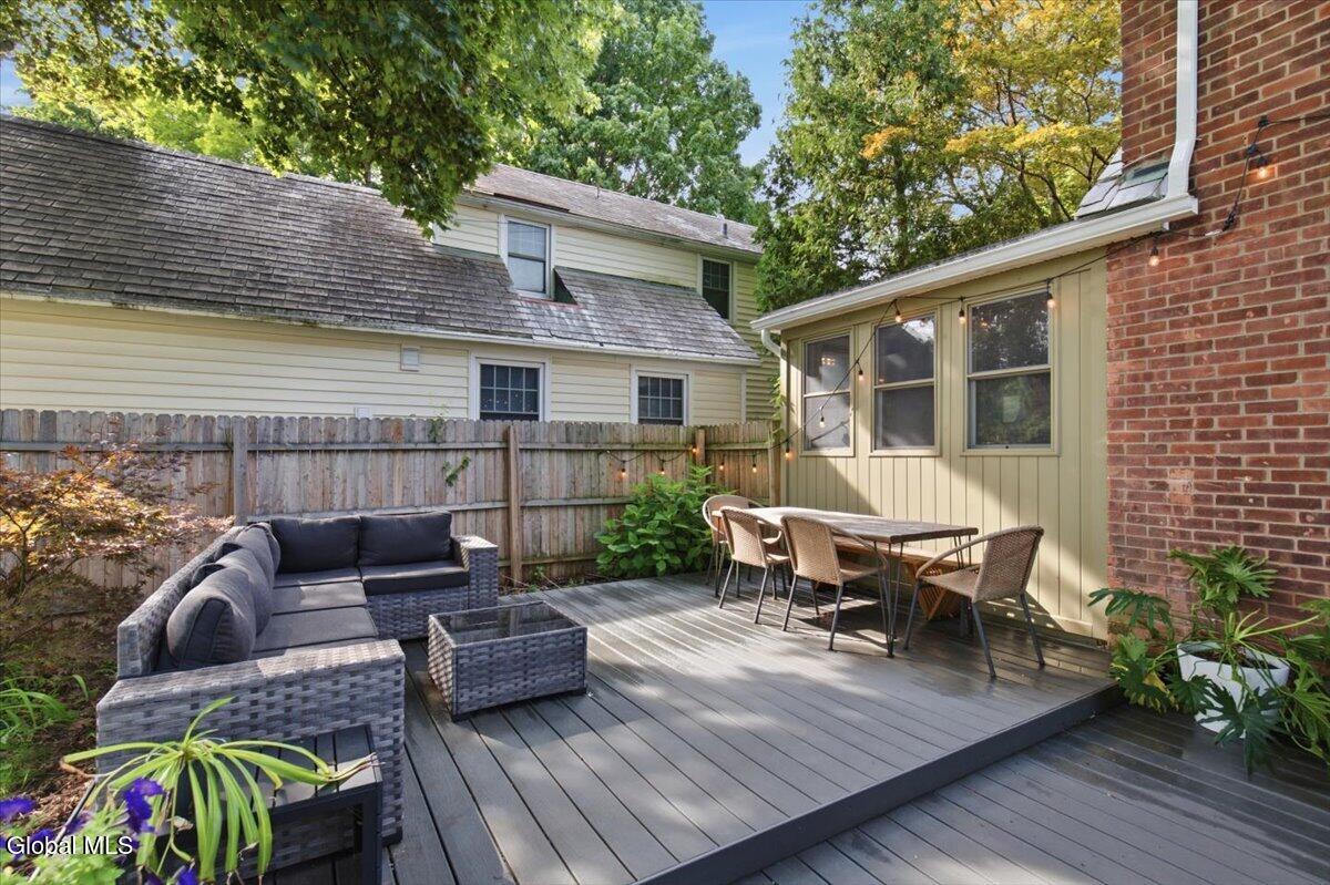 25 Buckingham Drive Albany NY 12208